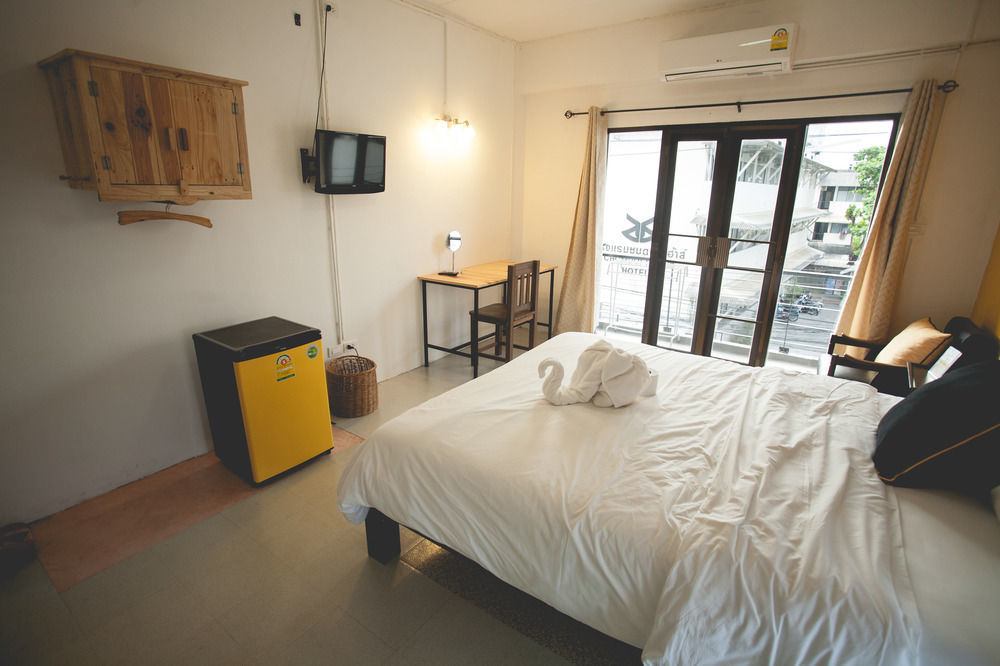 Isleep Guesthouse Chiang Mai Esterno foto