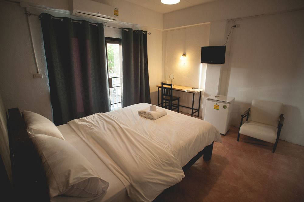 Isleep Guesthouse Chiang Mai Esterno foto